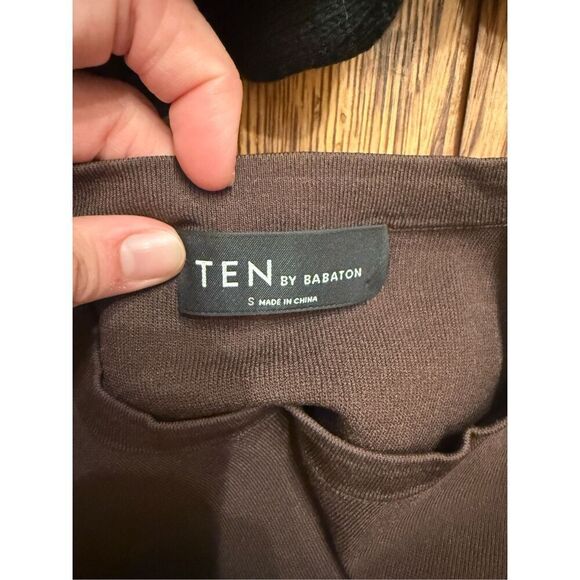 Ten by Babaton Brown Retrospect Long Sleeve Crewneck Split Crop Top Small - Picture 4 of 6